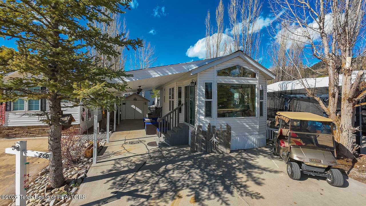 260 Oxbow Drive - Photo 1