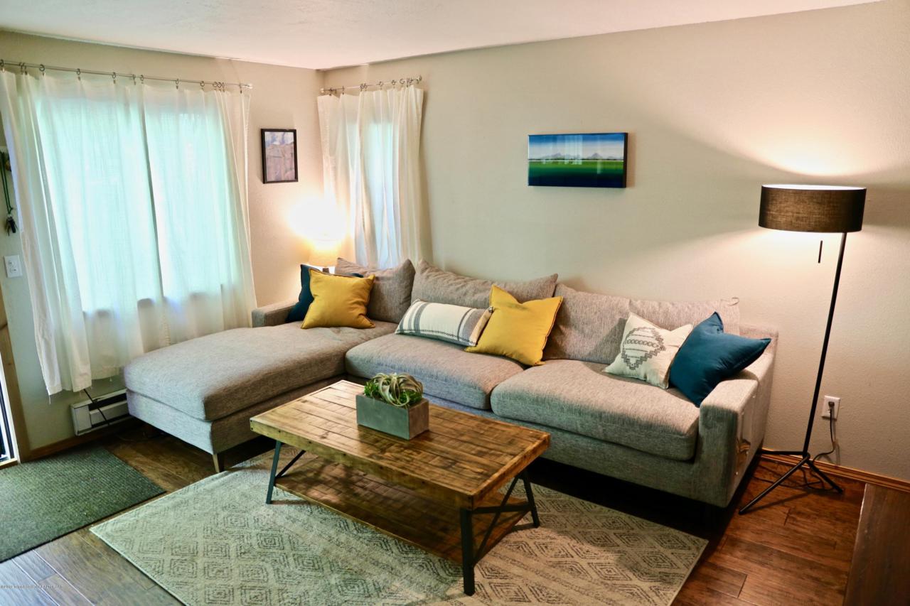 320 Simpson - Photo 1