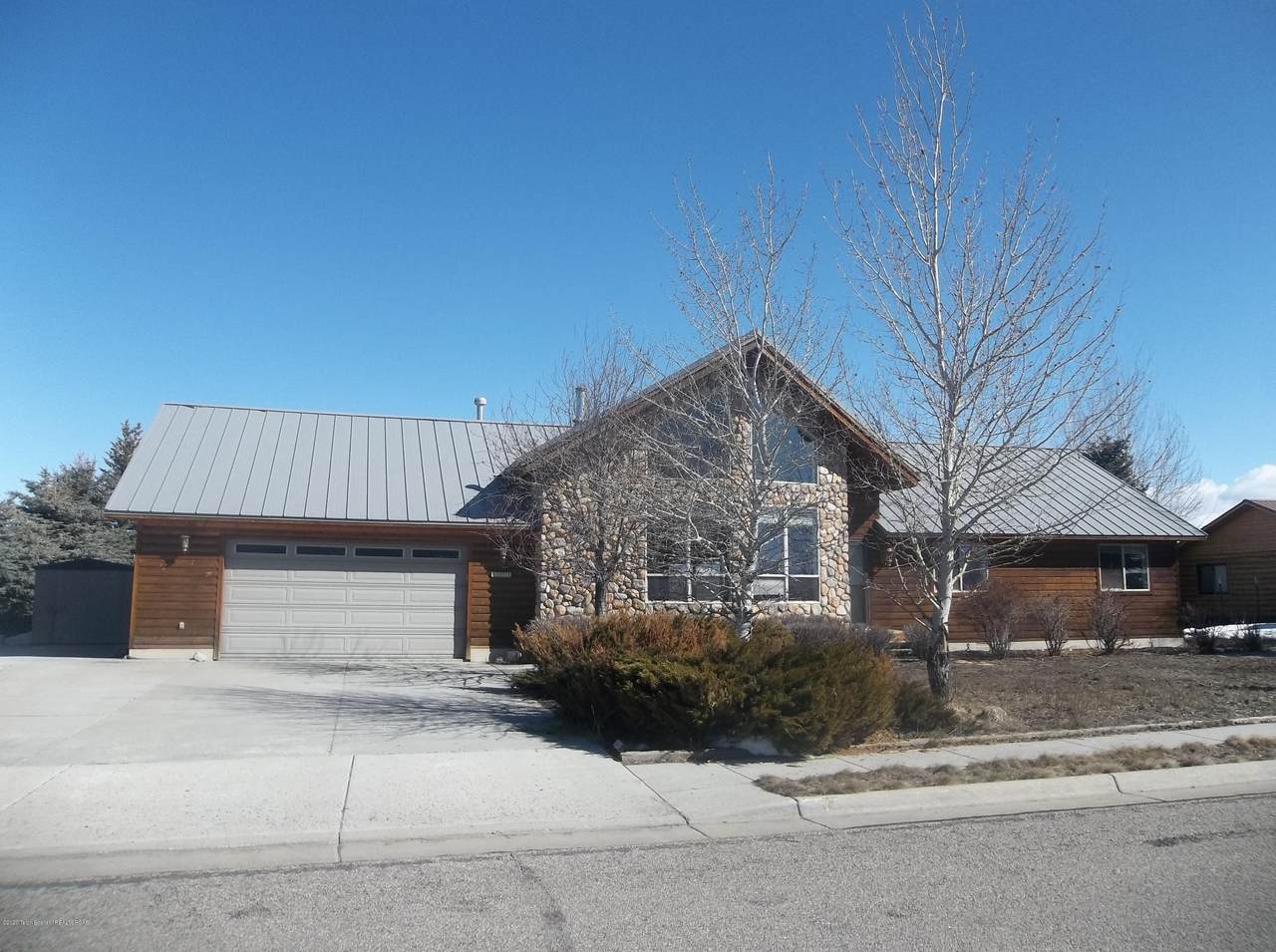 1312 Club House Rd - Photo 1