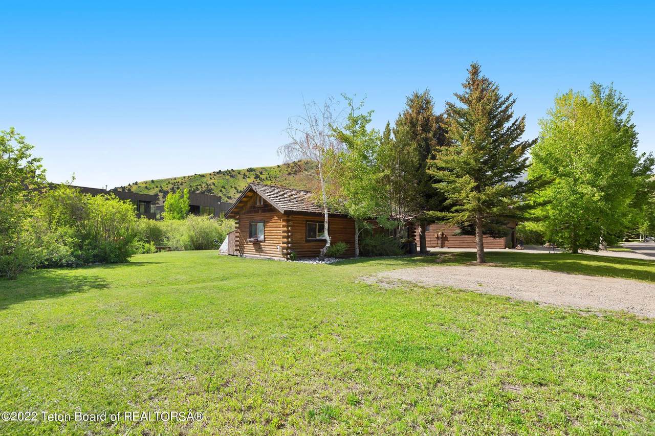 2040 Hidden Ranch Loop - Photo 1