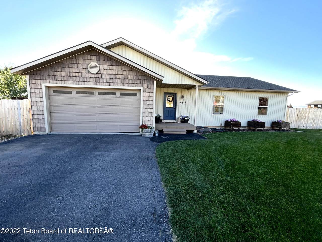 740 Lincoln Street - Photo 1