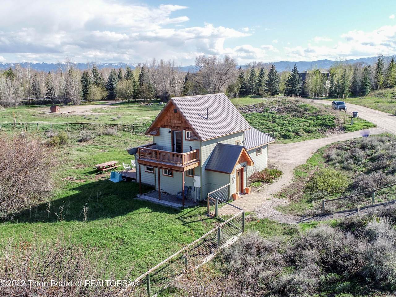 205 Aspen Meadows Rd - Photo 1