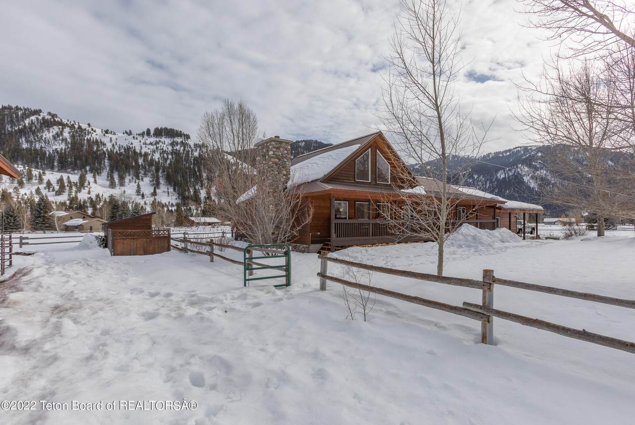 1155 Deer Drive - Photo 1