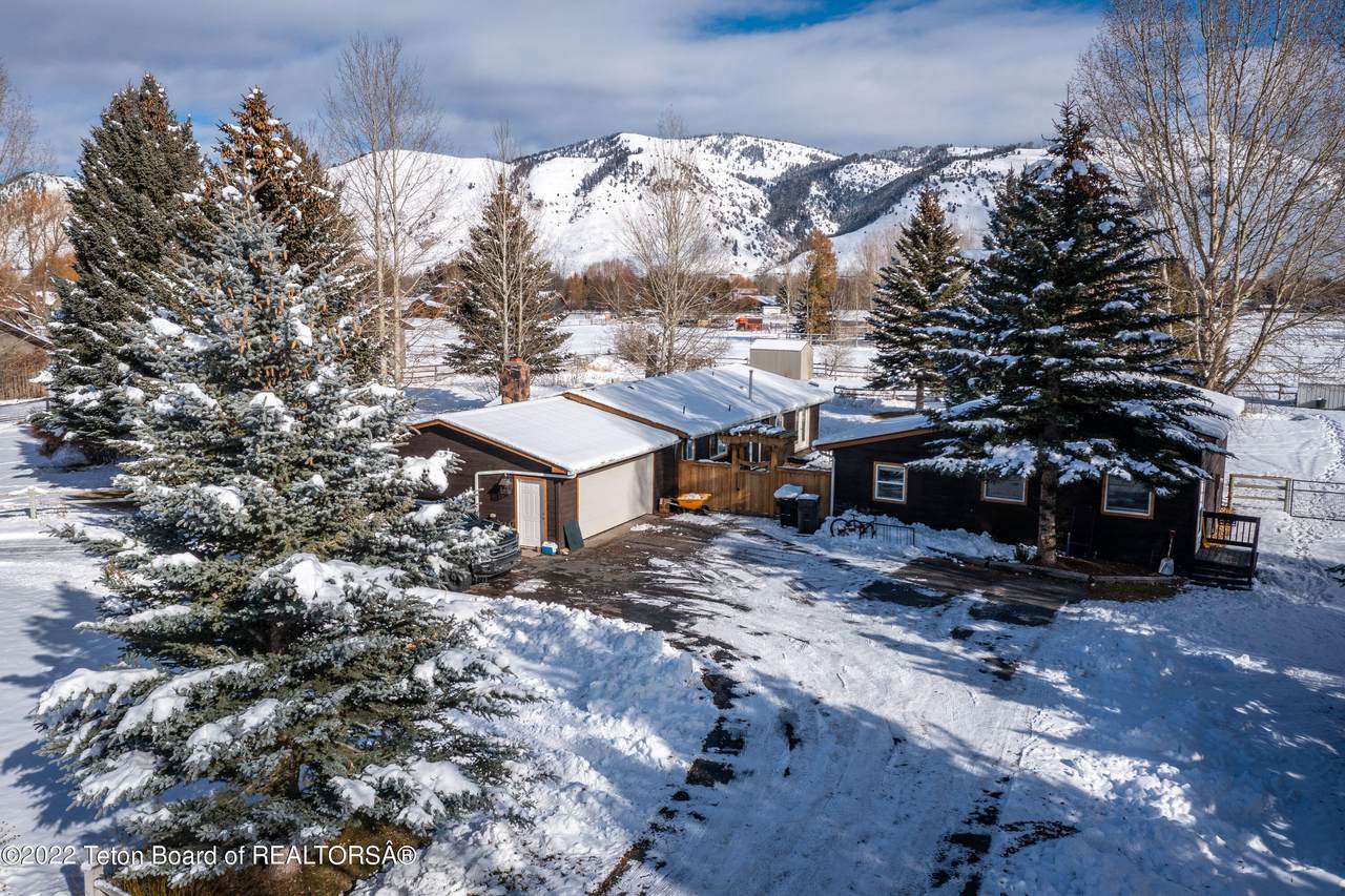 2385 Grand Teton Cir - Photo 1