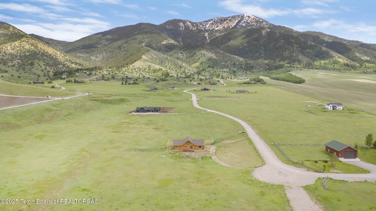 105 Elk Path - Photo 1