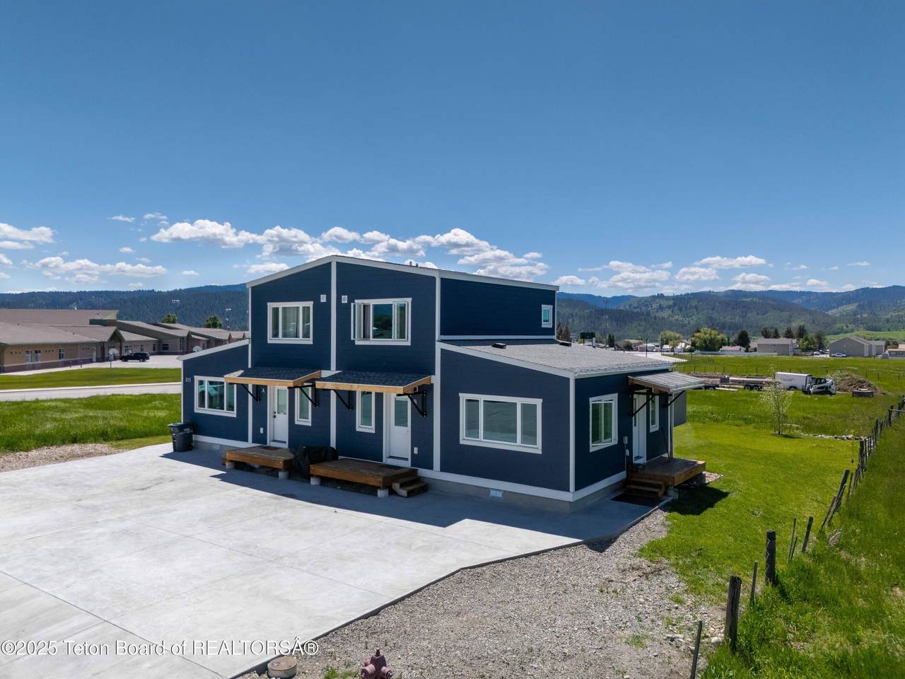 315 Meyers Street - Photo 1