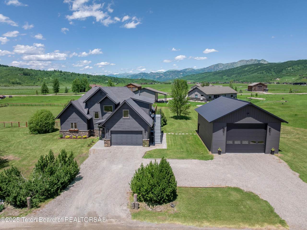 92 Ashley Drive - Photo 1