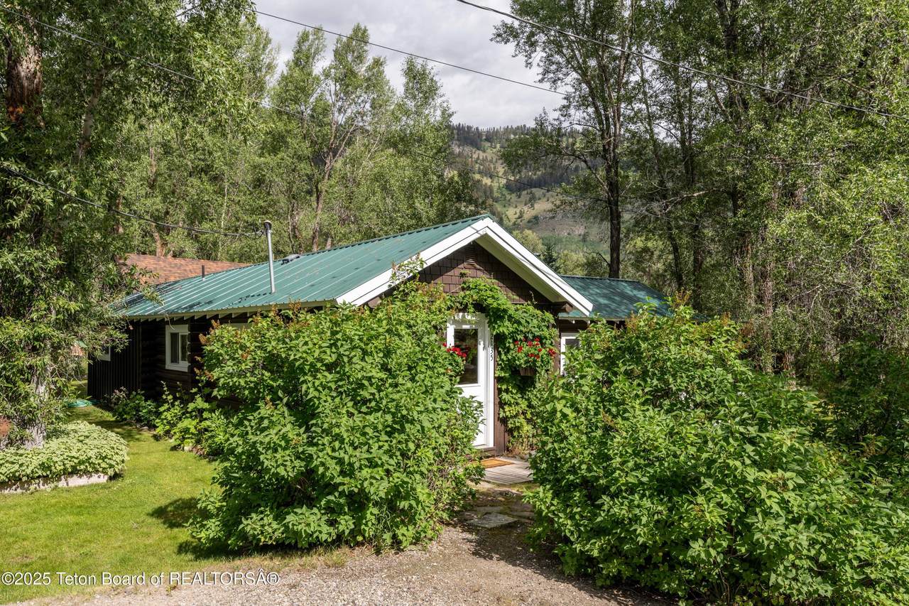 https://bt-photos.global.ssl.fastly.net/teton/1280_boomver_1_25-1999-2.jpg