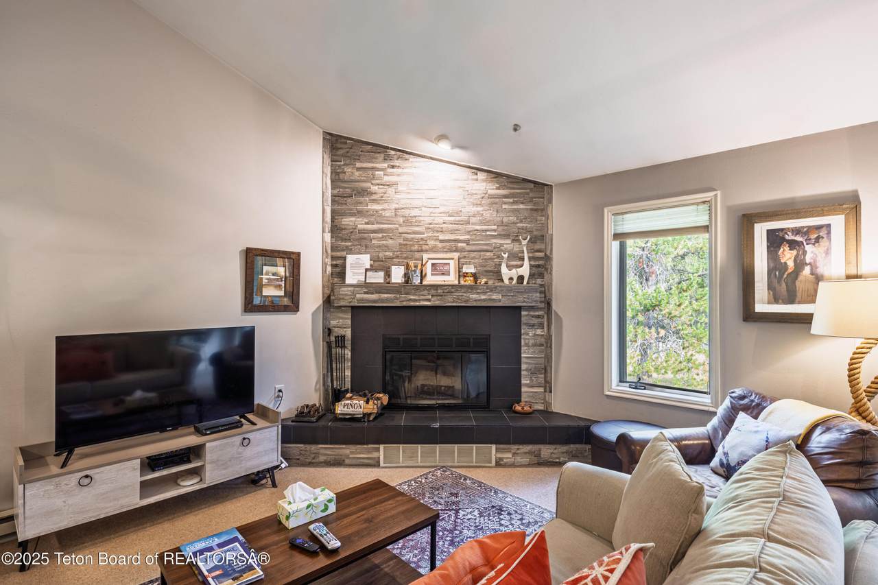 3946 Lake Creek Drive - Photo 1