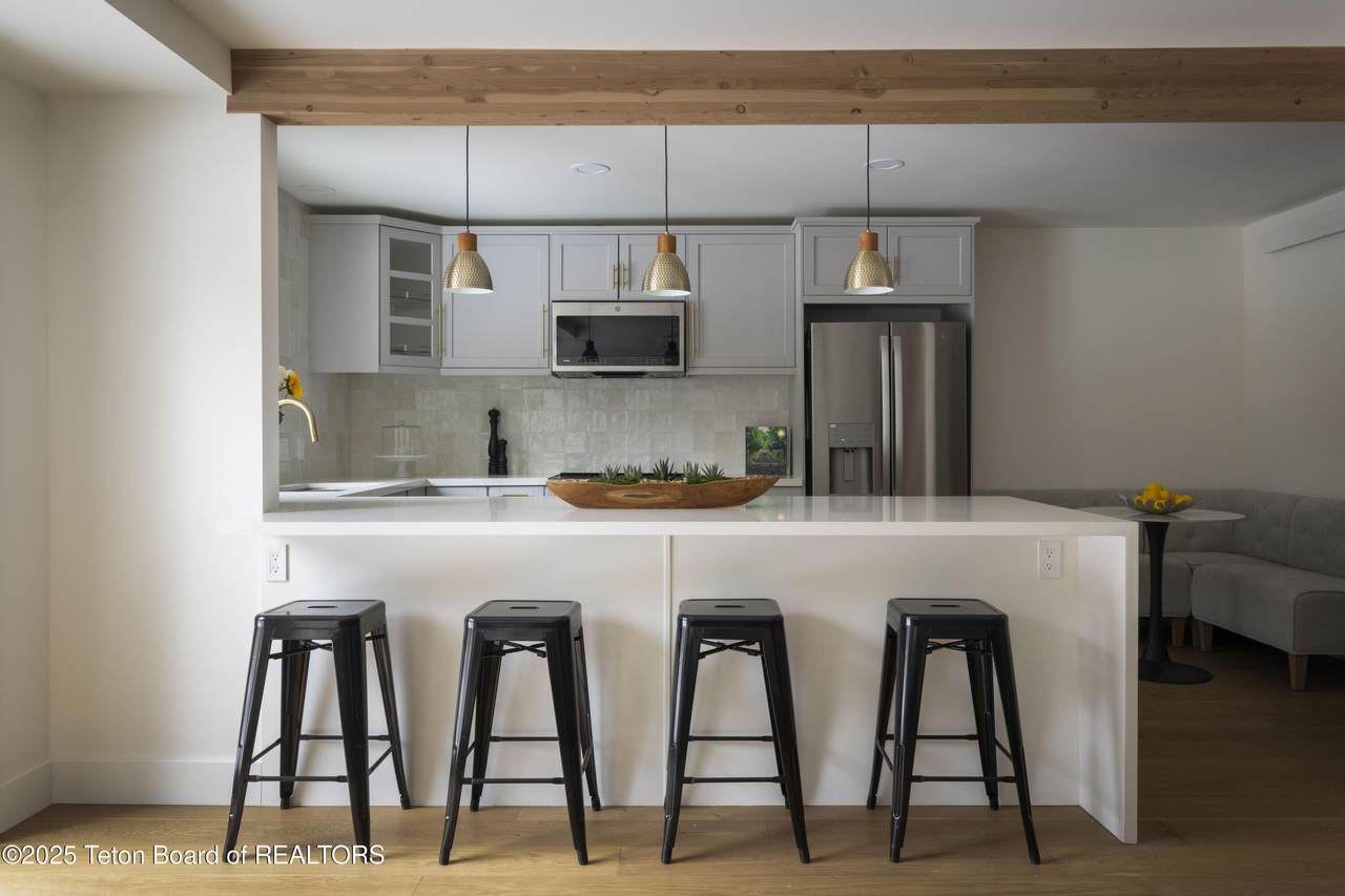 820 Powderhorn Lane - Photo 1