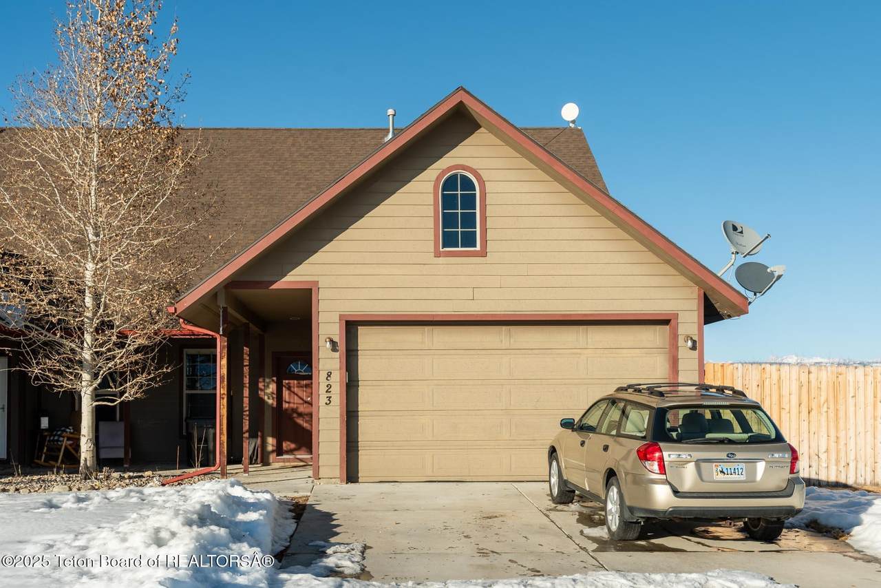 823 Austin Lane - Photo 1
