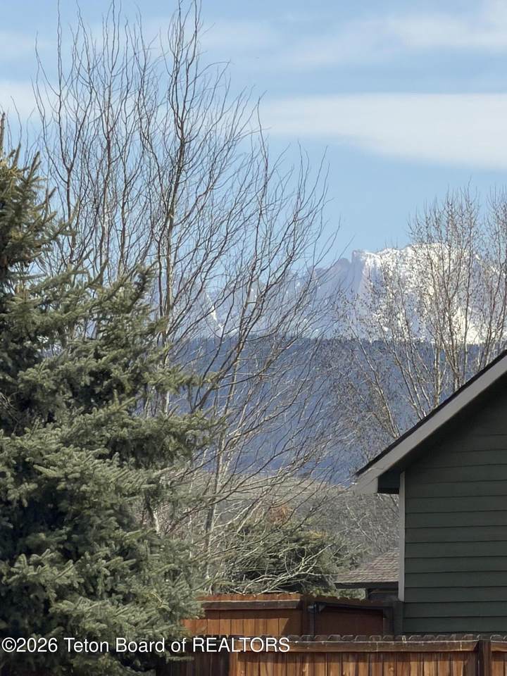 https://bt-photos.global.ssl.fastly.net/teton/1280_boomver_2_26-1127-2.jpg