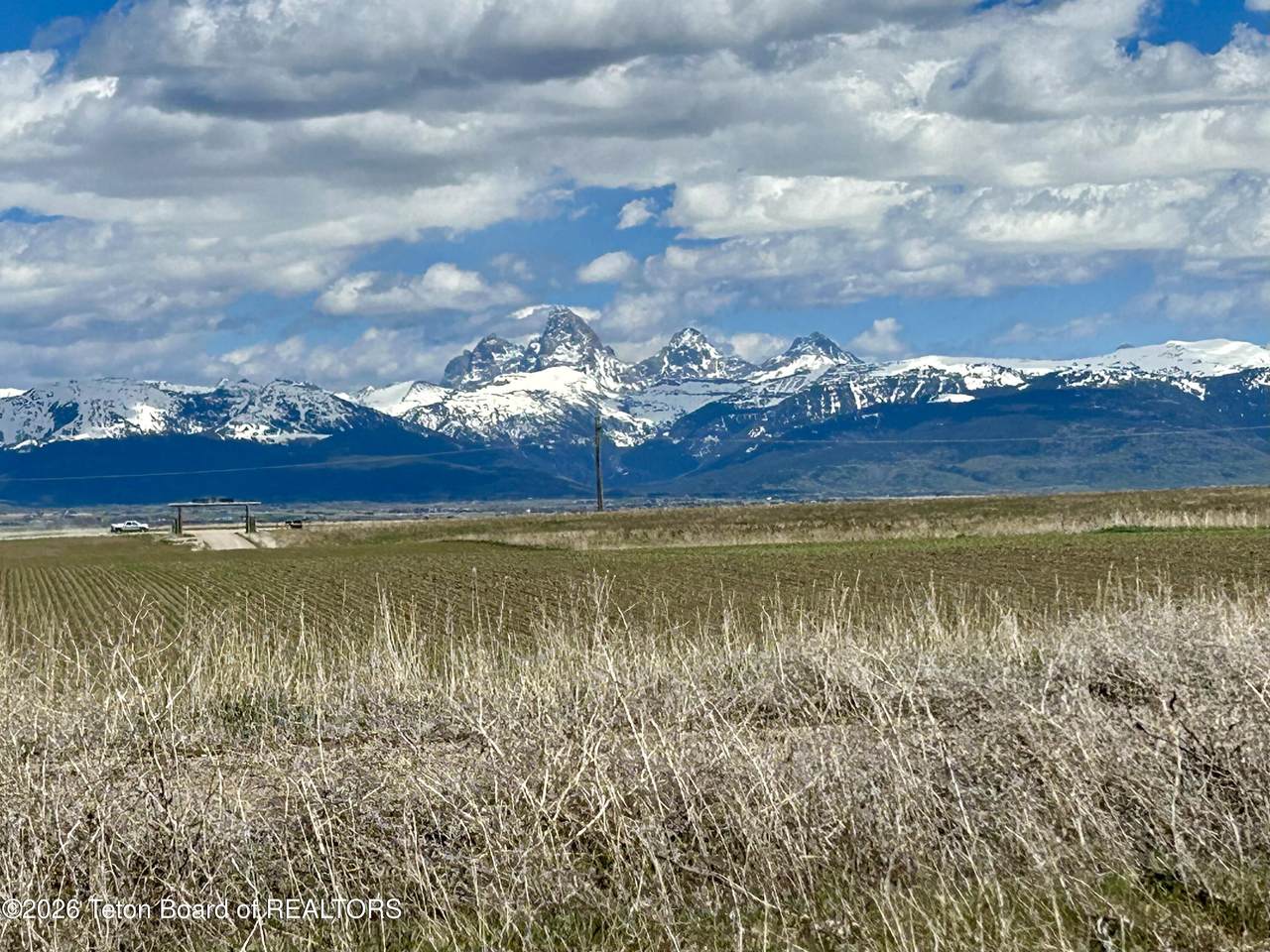 4950 Moonset Ridge - Photo 1