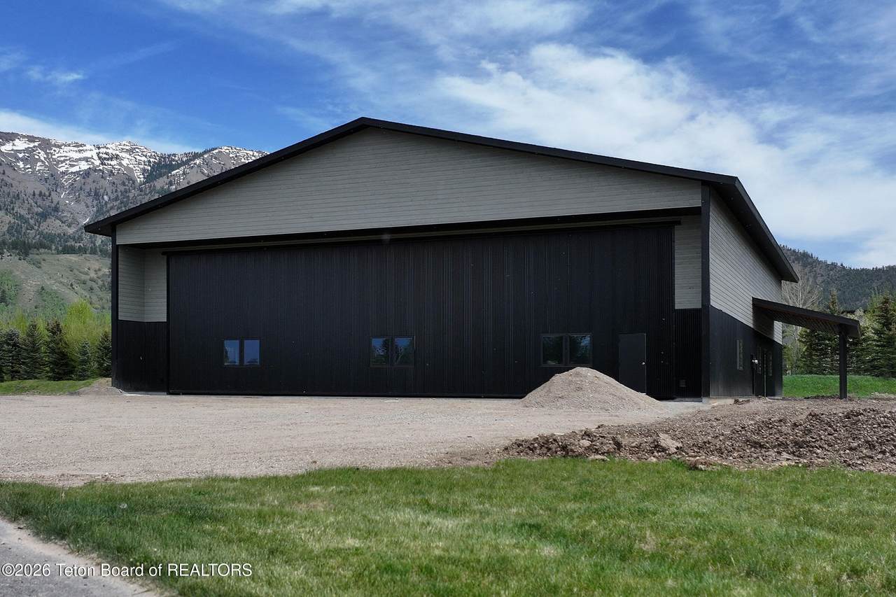 331 Funk Fairway - Photo 1