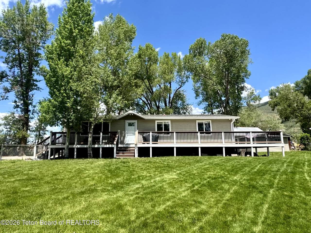 https://bt-photos.global.ssl.fastly.net/teton/1280_boomver_2_26-1372-2.jpg