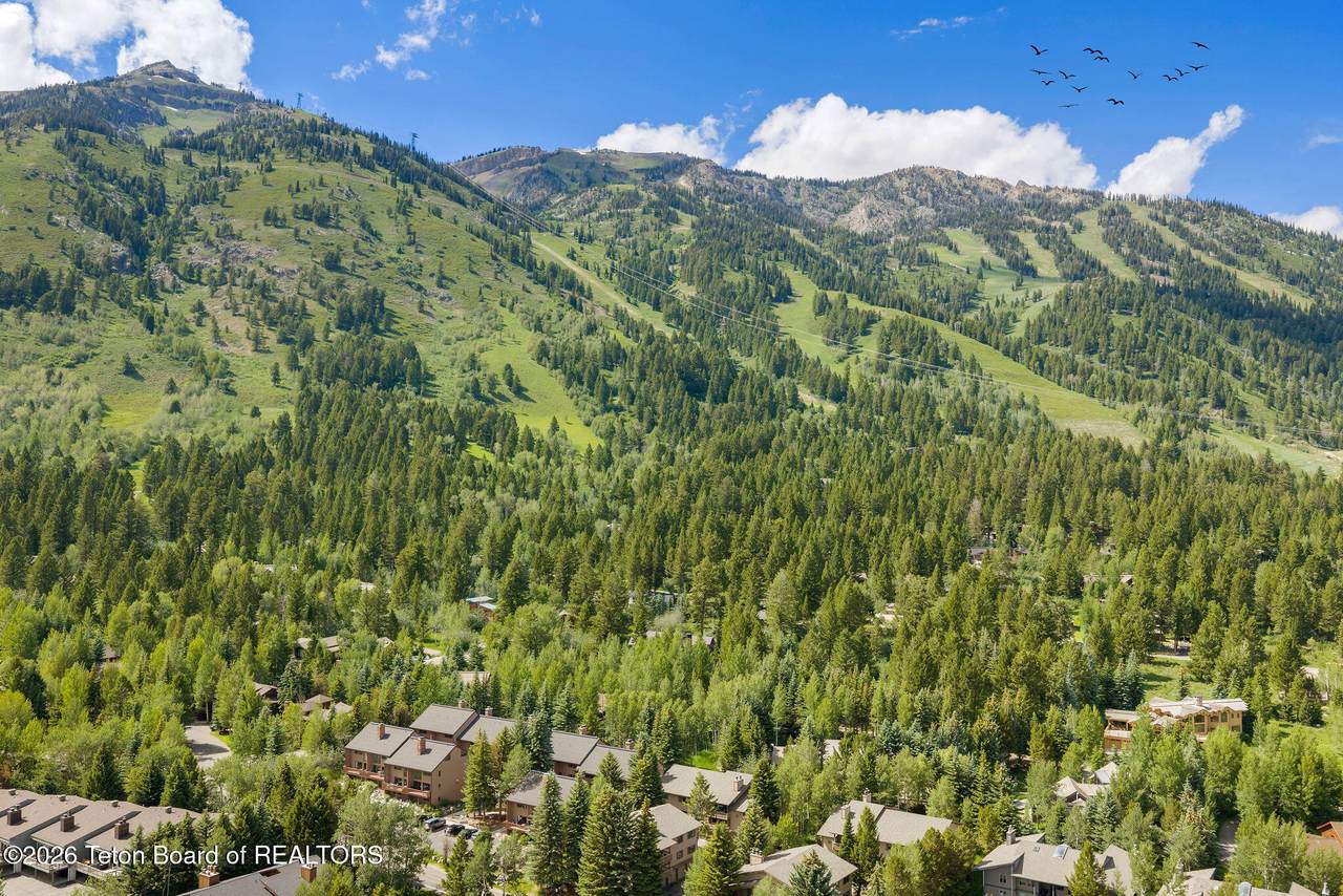 https://bt-photos.global.ssl.fastly.net/teton/1280_boomver_2_26-1617-2.jpg