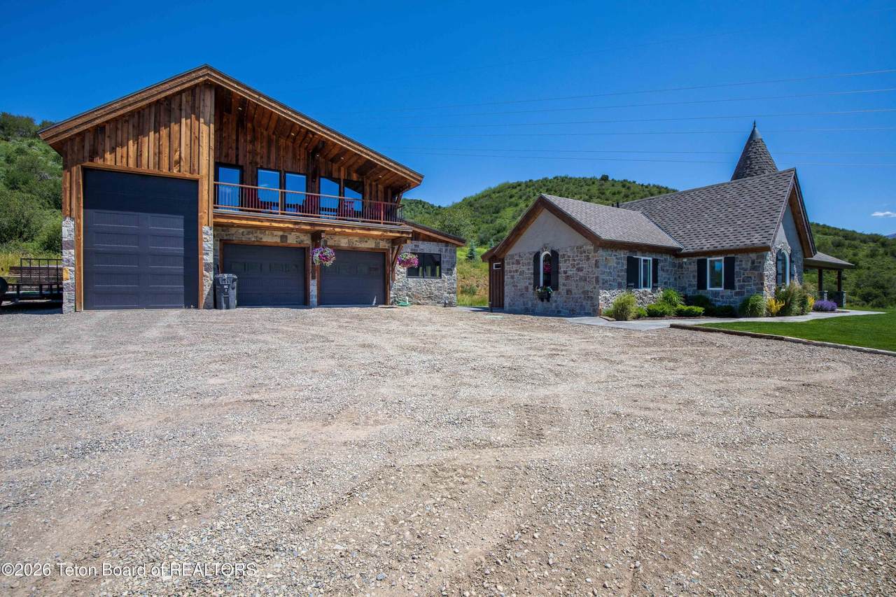 1901 Narrows Willow Creek Rd - Photo 1
