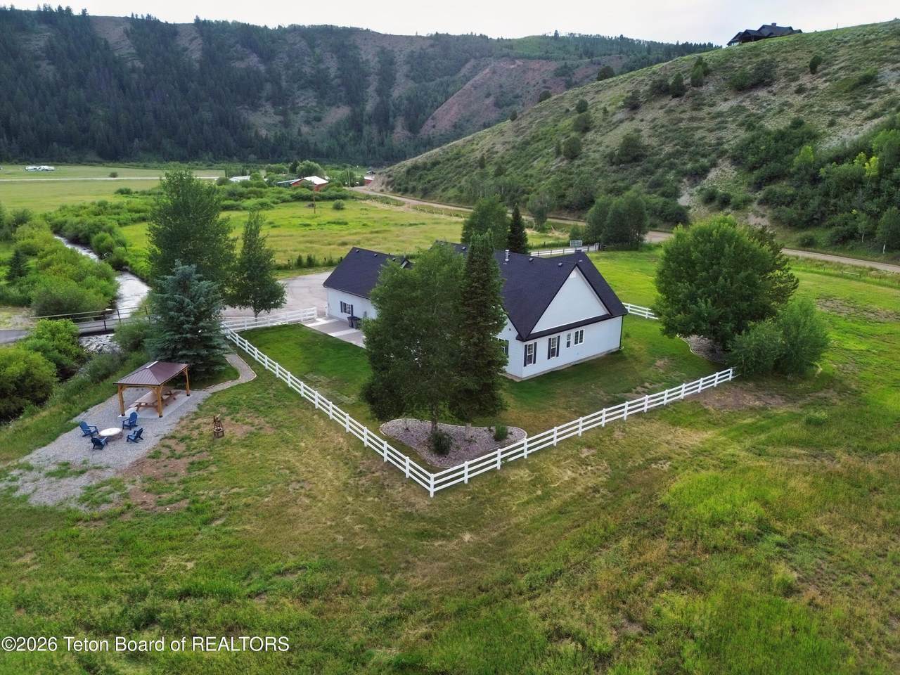 https://bt-photos.global.ssl.fastly.net/teton/orig_boomver_2_26-1772-2.jpg