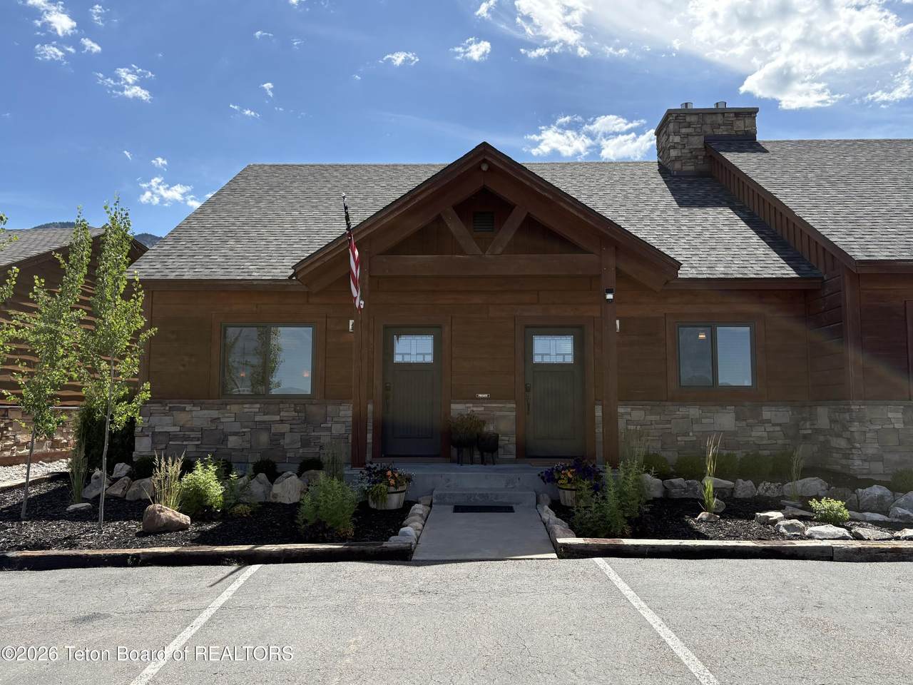 https://bt-photos.global.ssl.fastly.net/teton/1280_boomver_2_26-1982-2.jpg