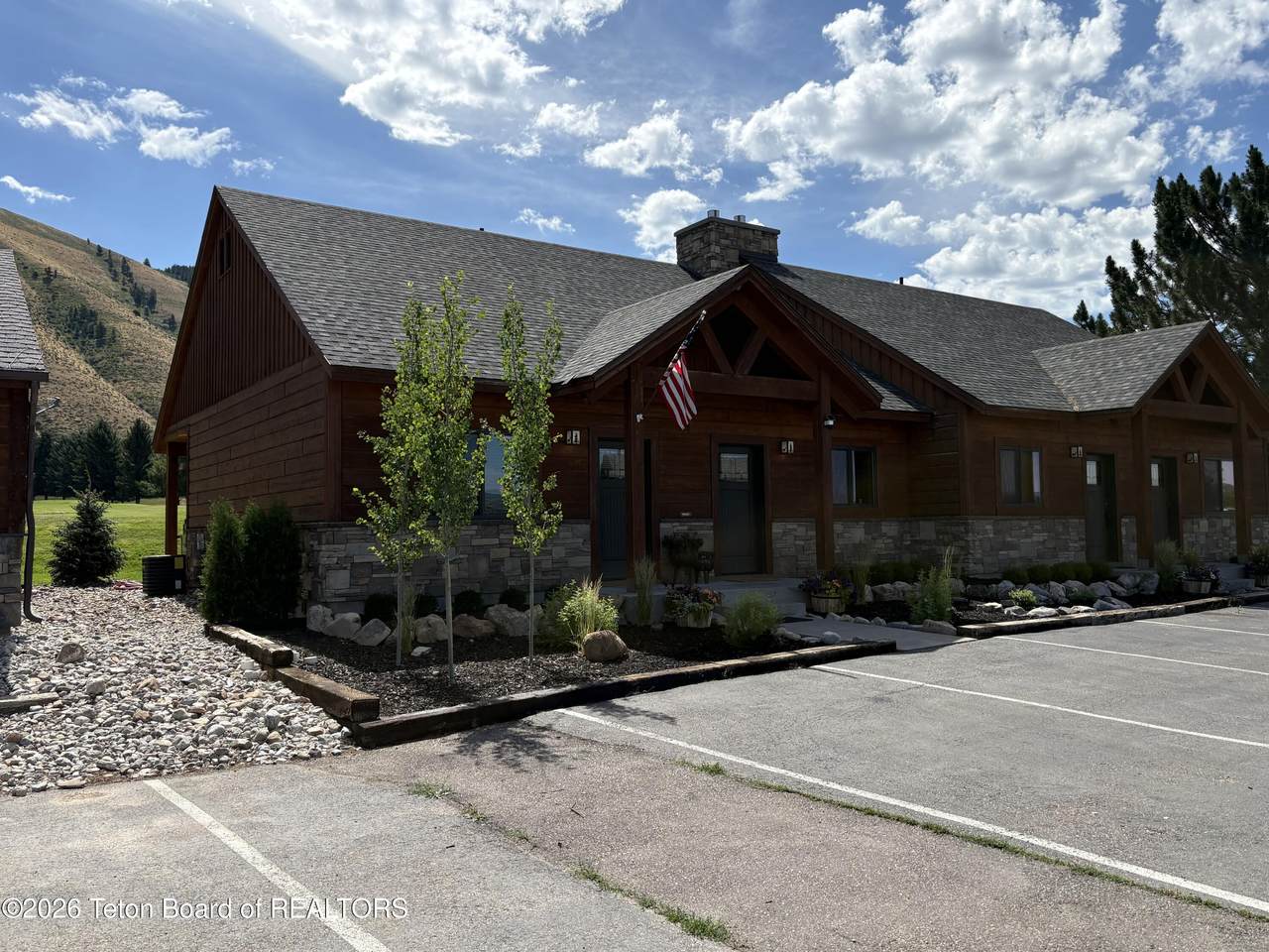 https://bt-photos.global.ssl.fastly.net/teton/1280_boomver_2_26-1982-2.jpg