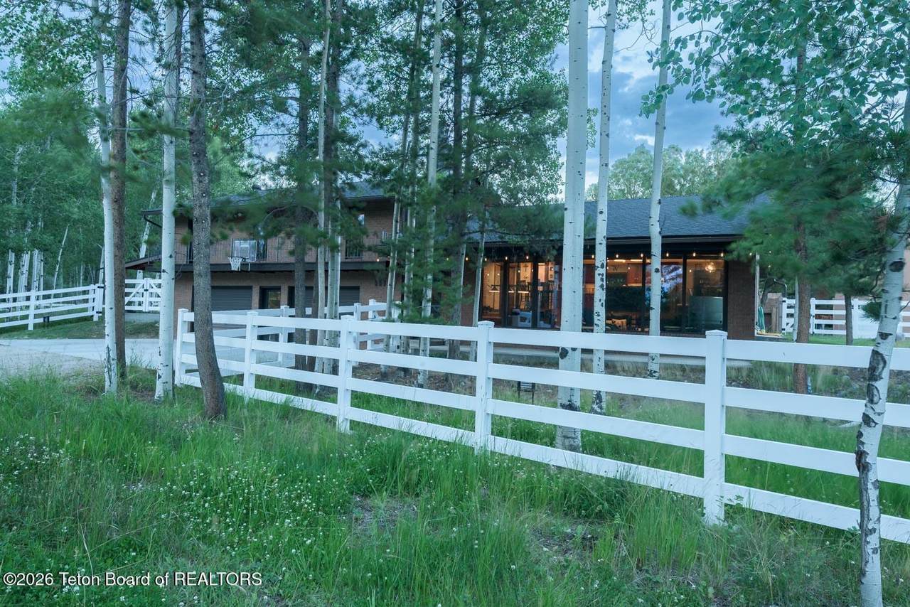 https://bt-photos.global.ssl.fastly.net/teton/1280_boomver_2_26-2026-2.jpg