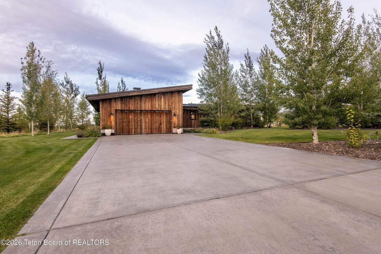 940 Mtn Bluebird Court - Photo 1