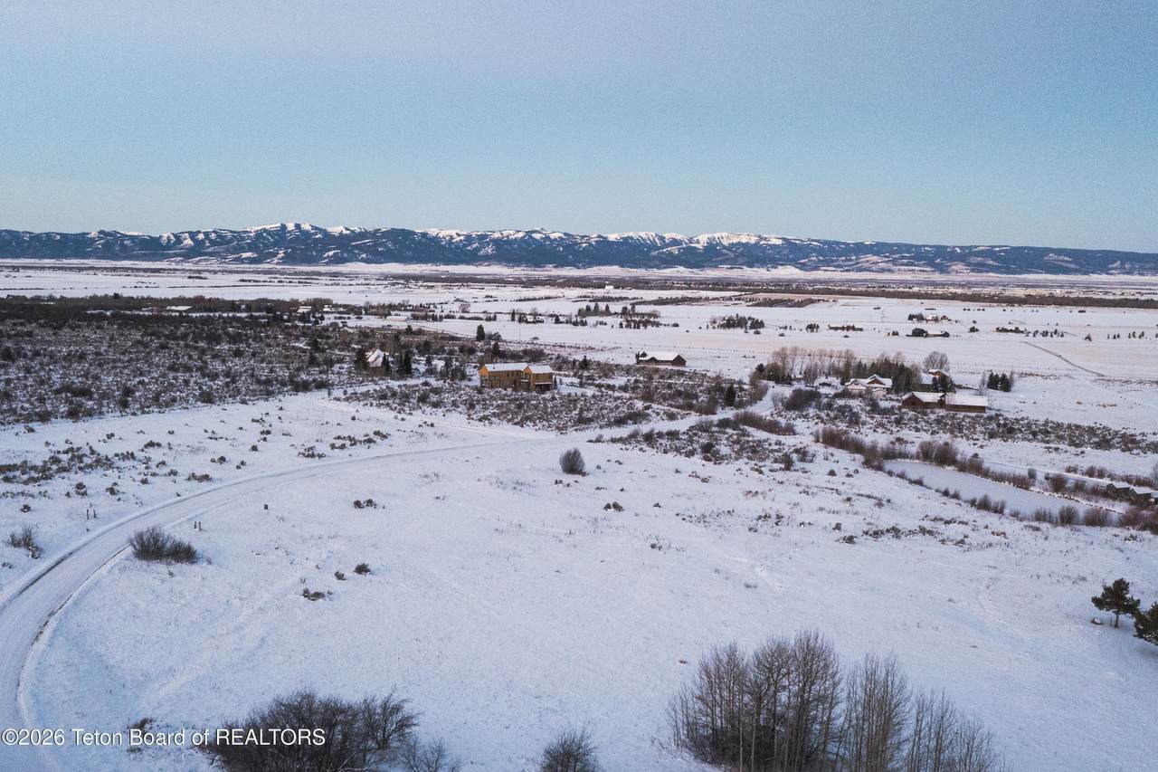 150 Perimeter Drive - Photo 1