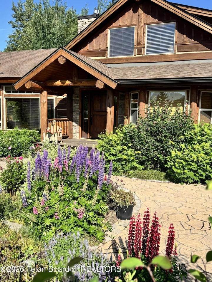 https://bt-photos.global.ssl.fastly.net/teton/1280_boomver_2_26-517-2.jpg