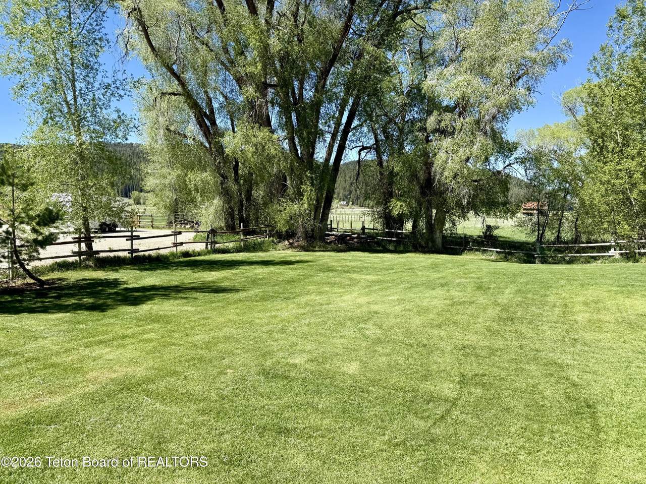 https://bt-photos.global.ssl.fastly.net/teton/1280_boomver_2_26-746-2.jpg