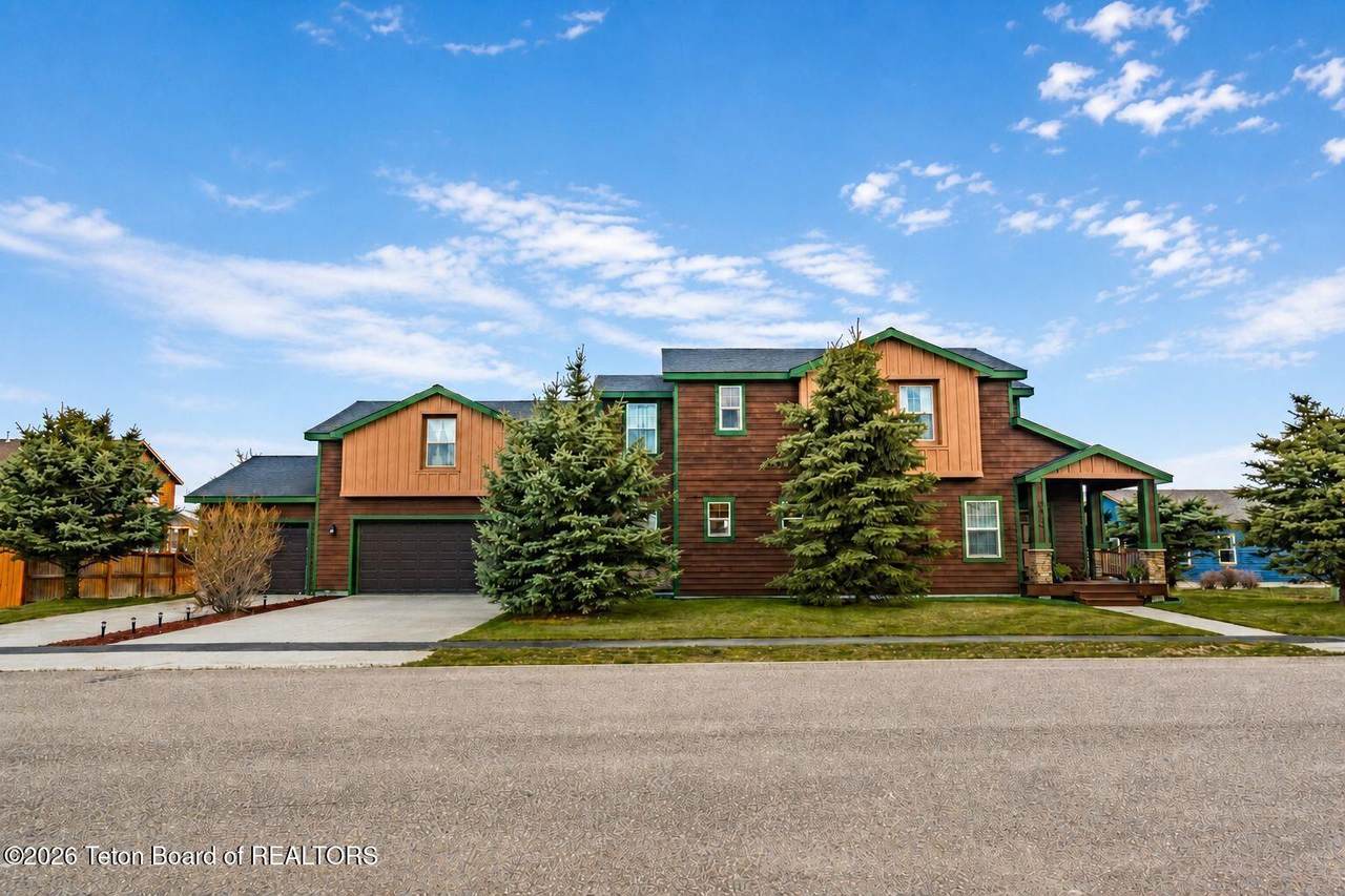 1010 Cobblestone Street - Photo 1
