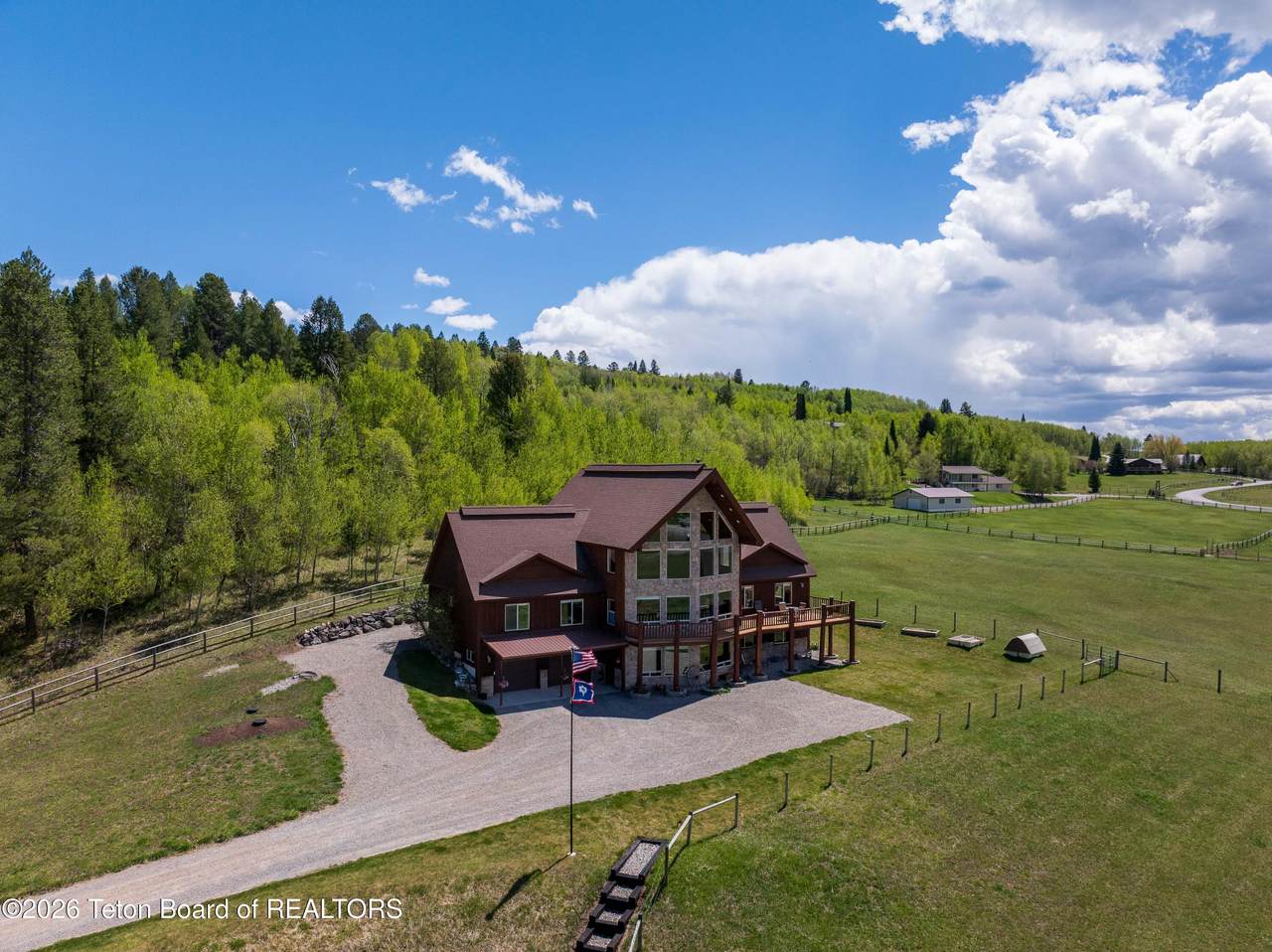 https://bt-photos.global.ssl.fastly.net/teton/1280_boomver_2_26-902-2.jpg