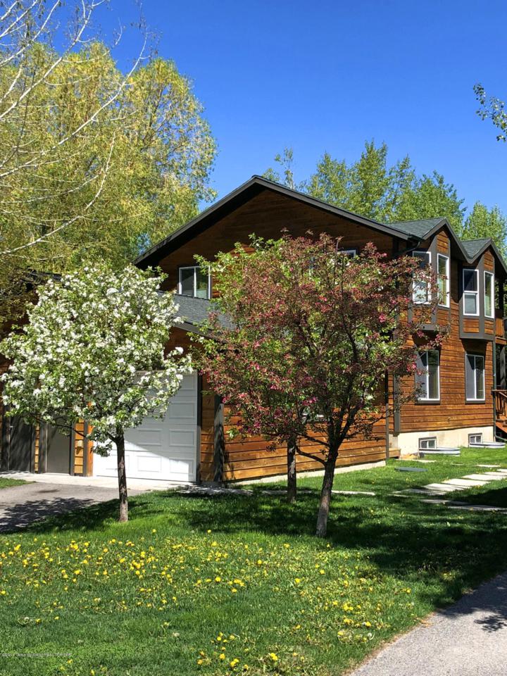625 Simpson Ave - Photo 1