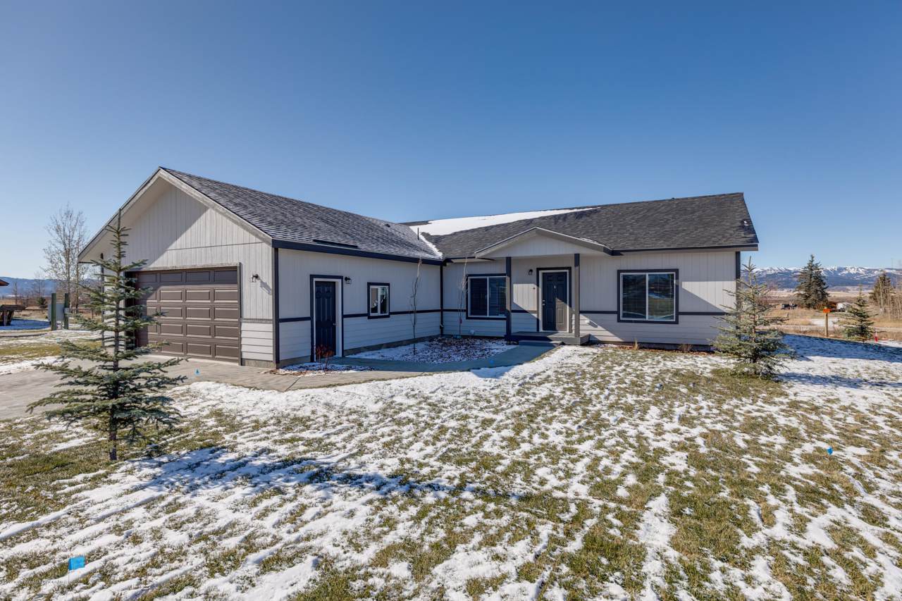 3862 Spruce Rd - Photo 1