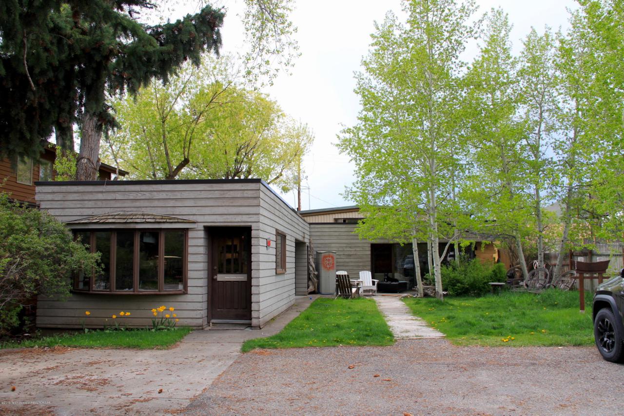 625 Millward St - Photo 1