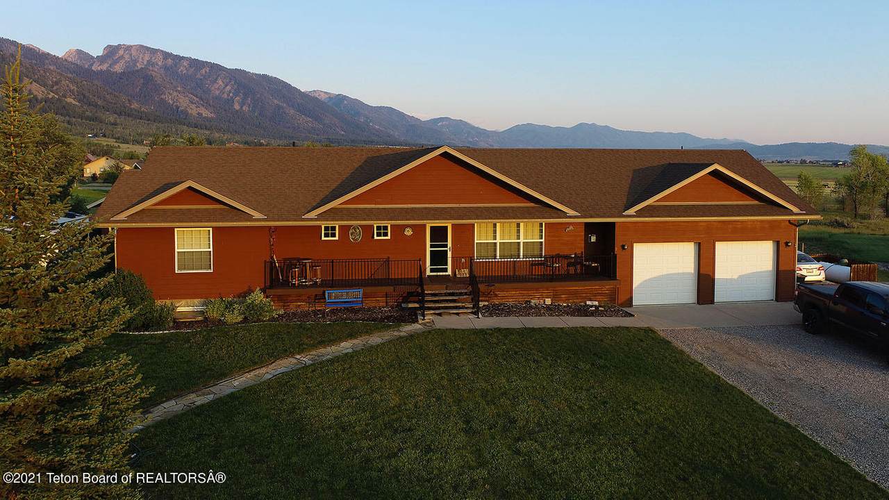 111 Bingham Drive - Photo 1