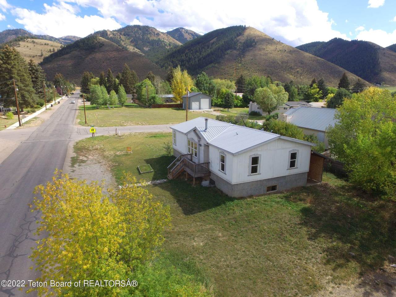 86 6TH AVENUE - Photo 1