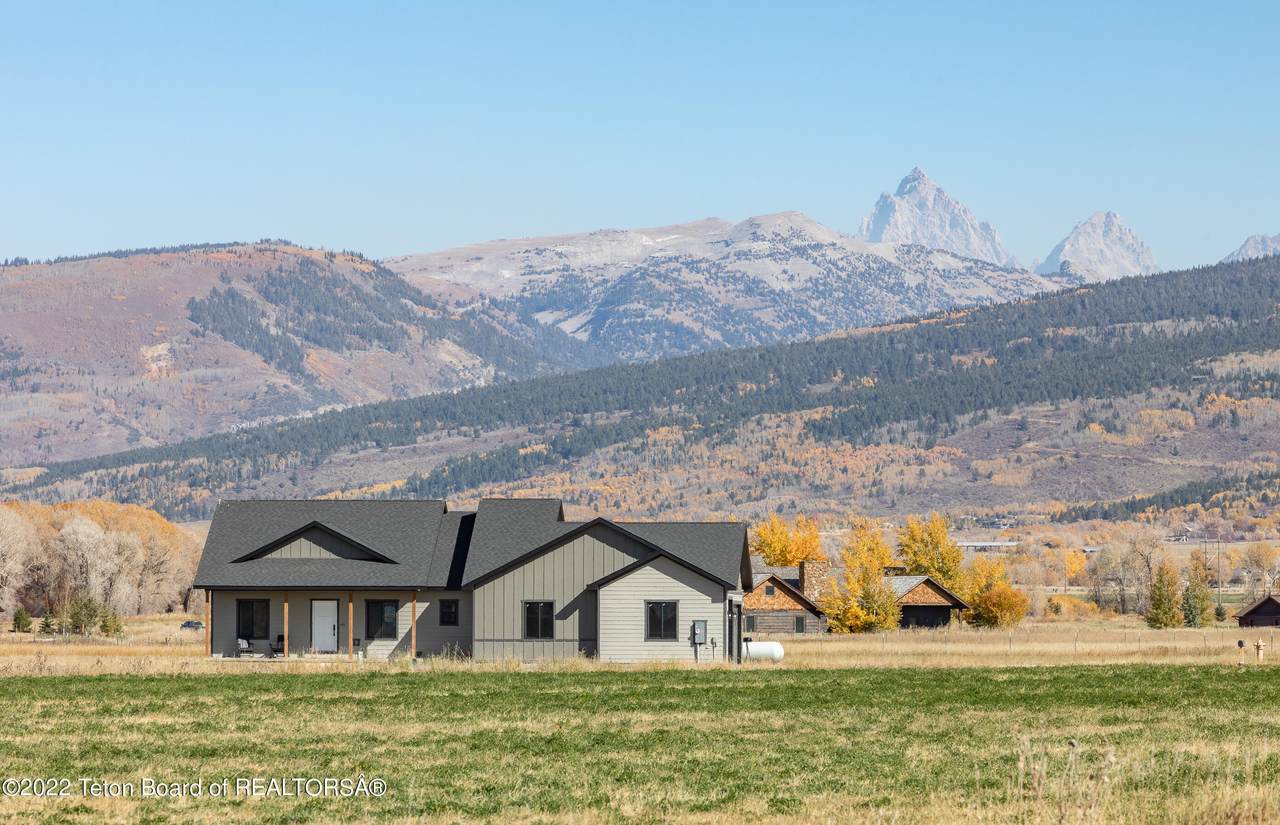 1449 Buckskin Lp - Photo 1