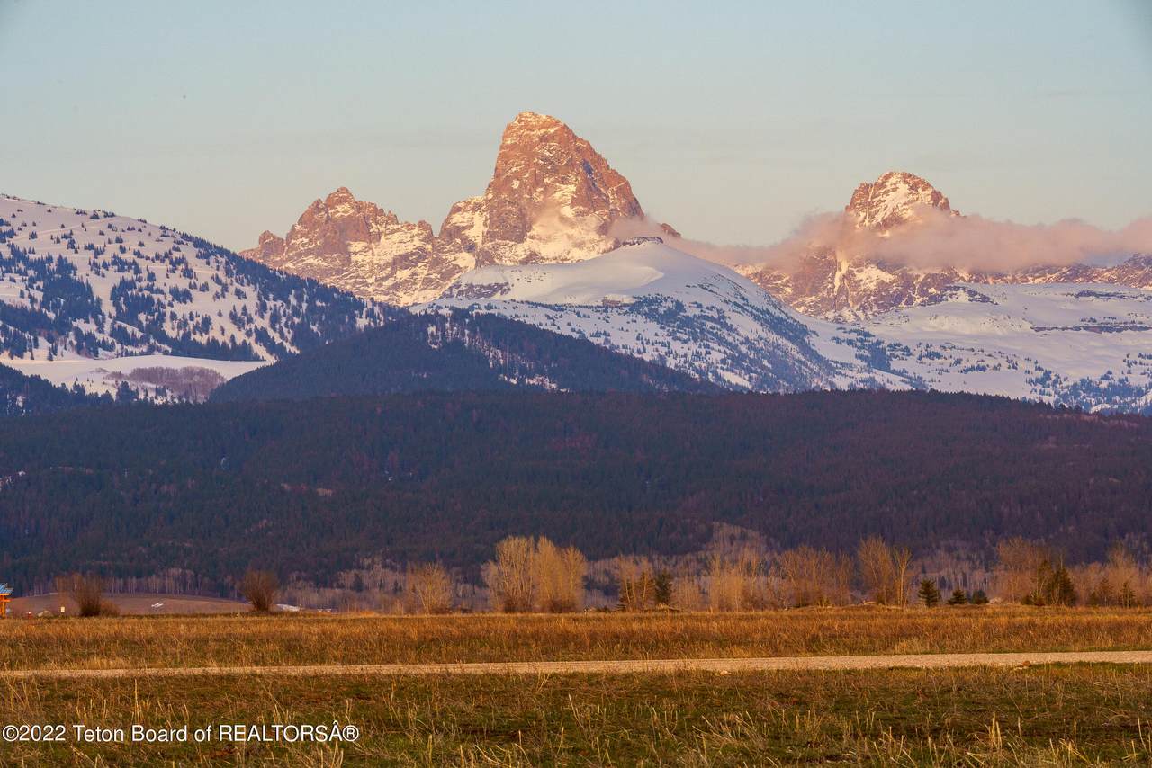 4910 Wydaho Ranch Rd - Photo 1