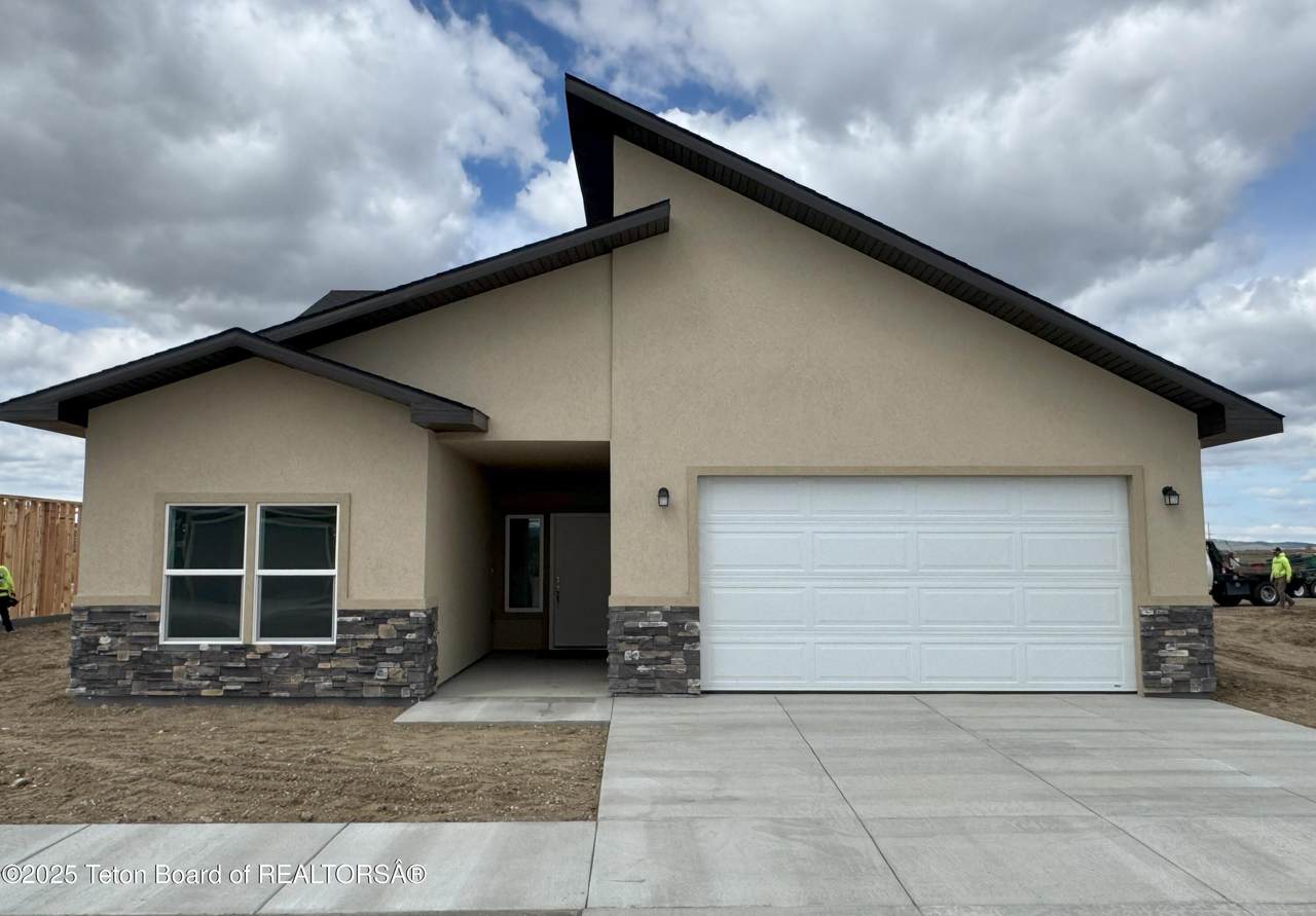 1622 Wrangler Way - Photo 1