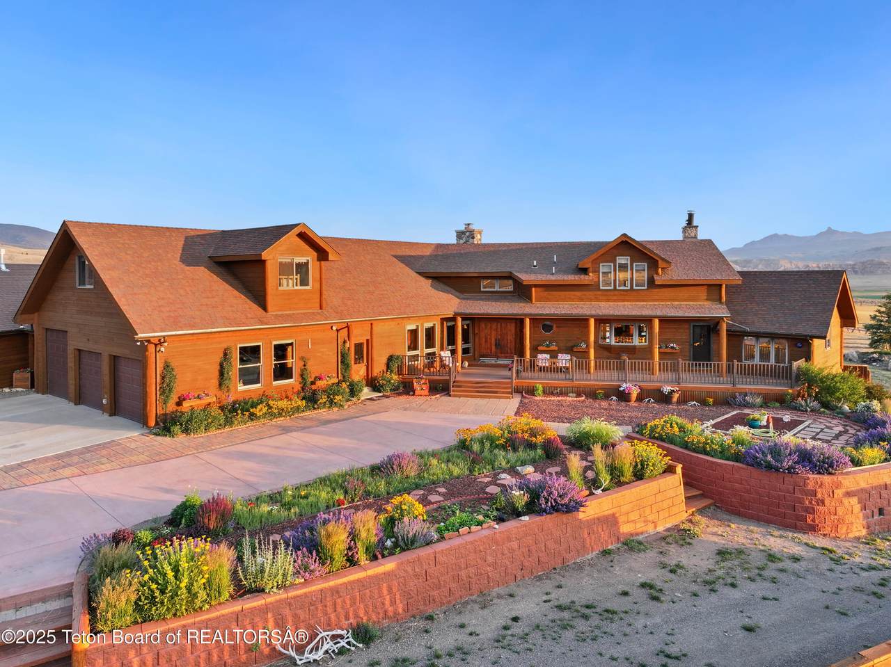 https://bt-photos.global.ssl.fastly.net/teton/1280_boomver_3_24-1957-2.jpg