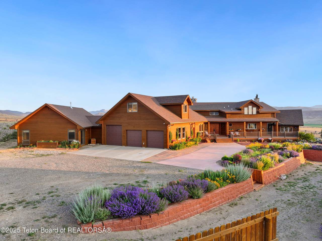 https://bt-photos.global.ssl.fastly.net/teton/1280_boomver_3_24-1957-2.jpg