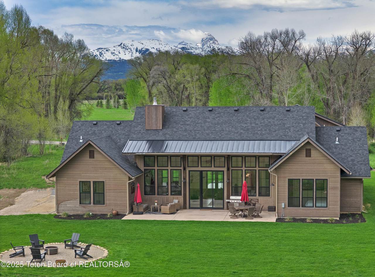 https://bt-photos.global.ssl.fastly.net/teton/1280_boomver_4_25-1063-2.jpg
