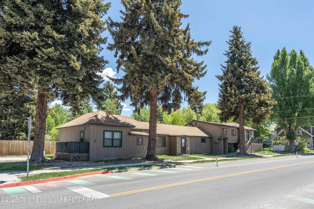110 Willow Street - Photo 1