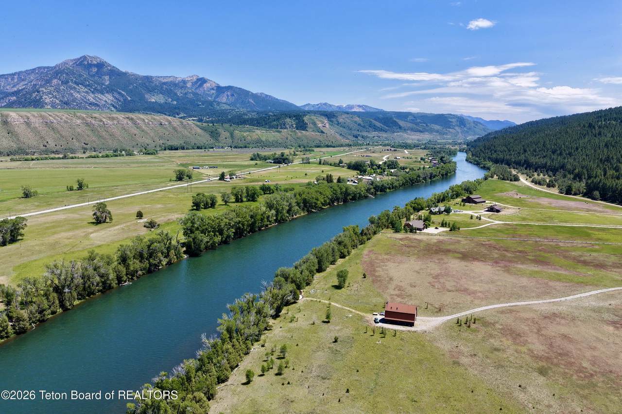 863 Snake River Road - Photo 1