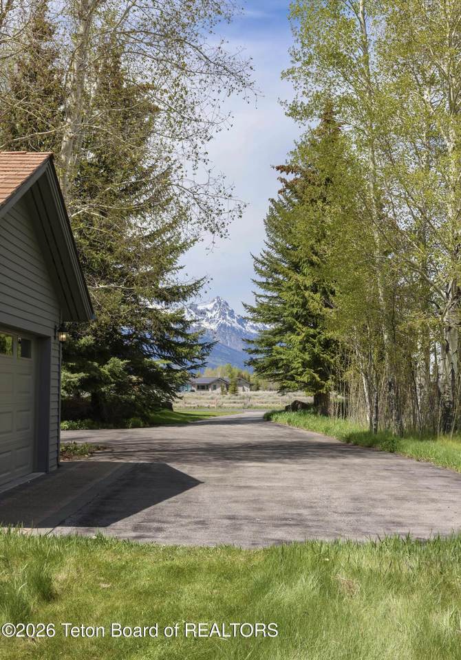 https://bt-photos.global.ssl.fastly.net/teton/1280_boomver_2_26-1208-2.jpg