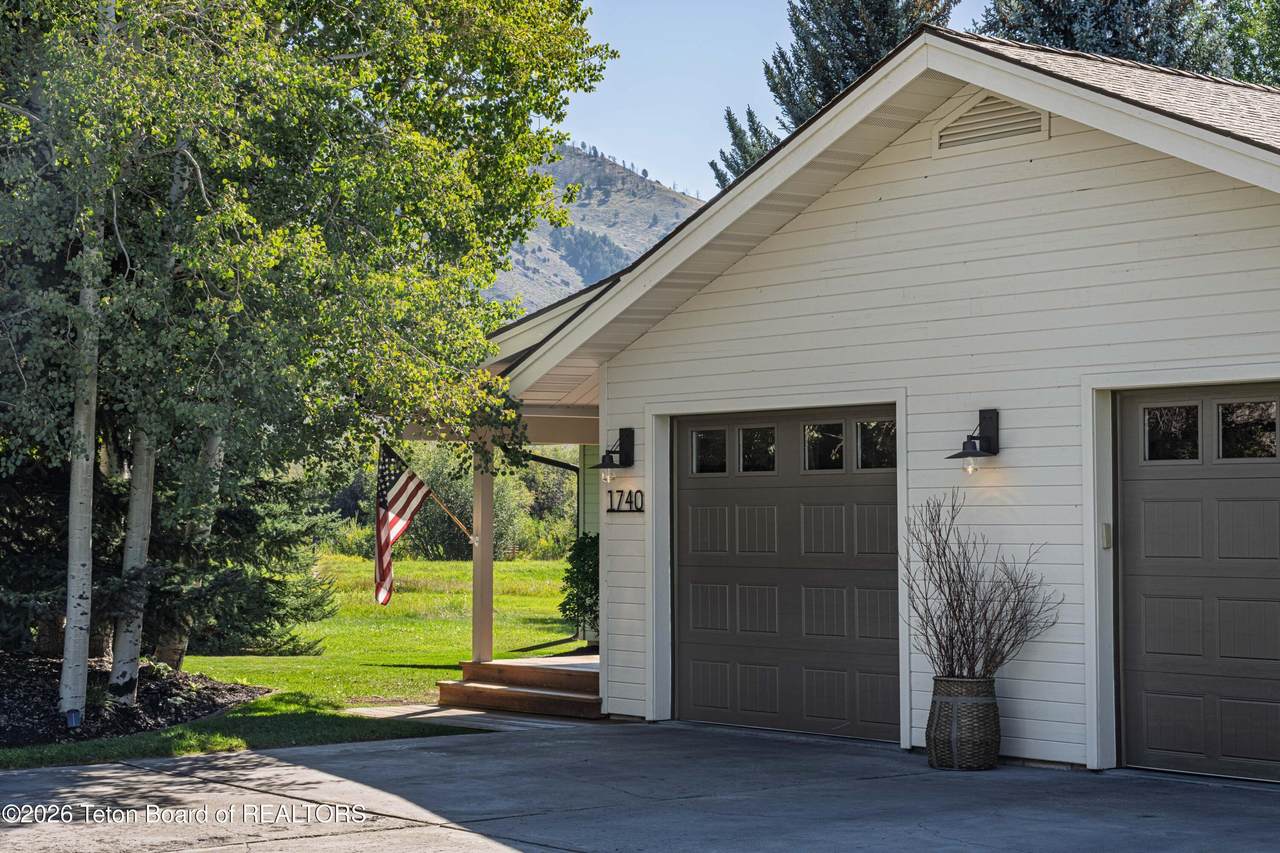 1740 Diamond Hitch Drive - Photo 1