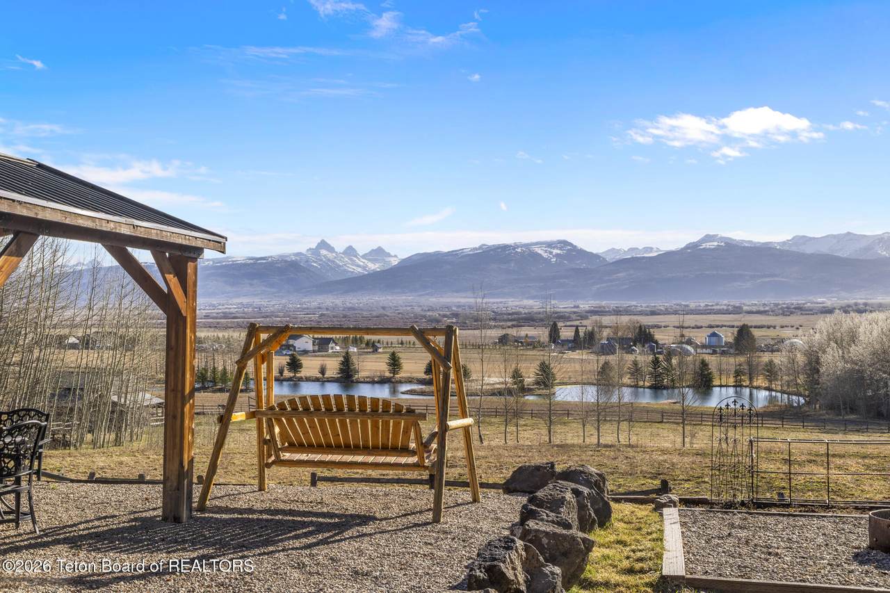 7285 Pine Tree Road - Photo 1