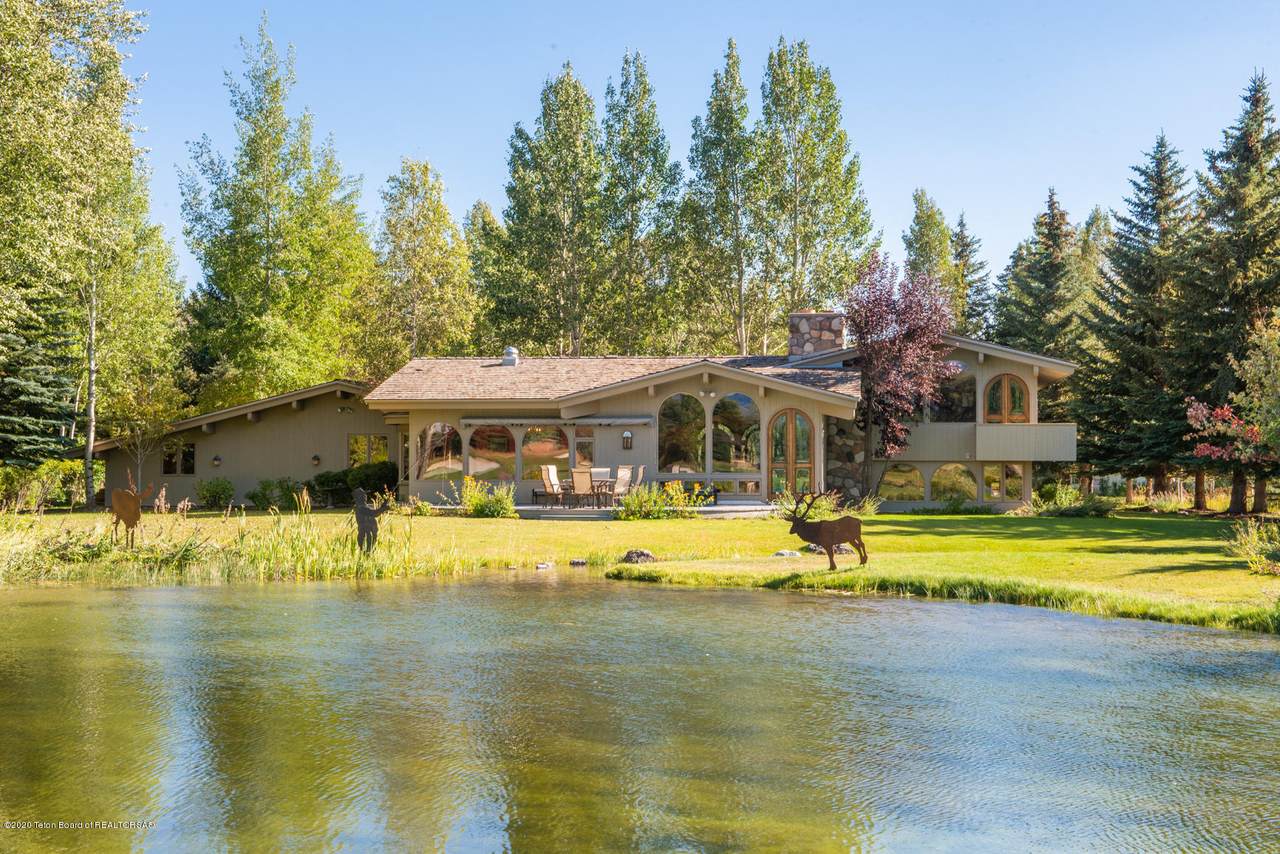 225 Cottonwood Dr - Photo 1