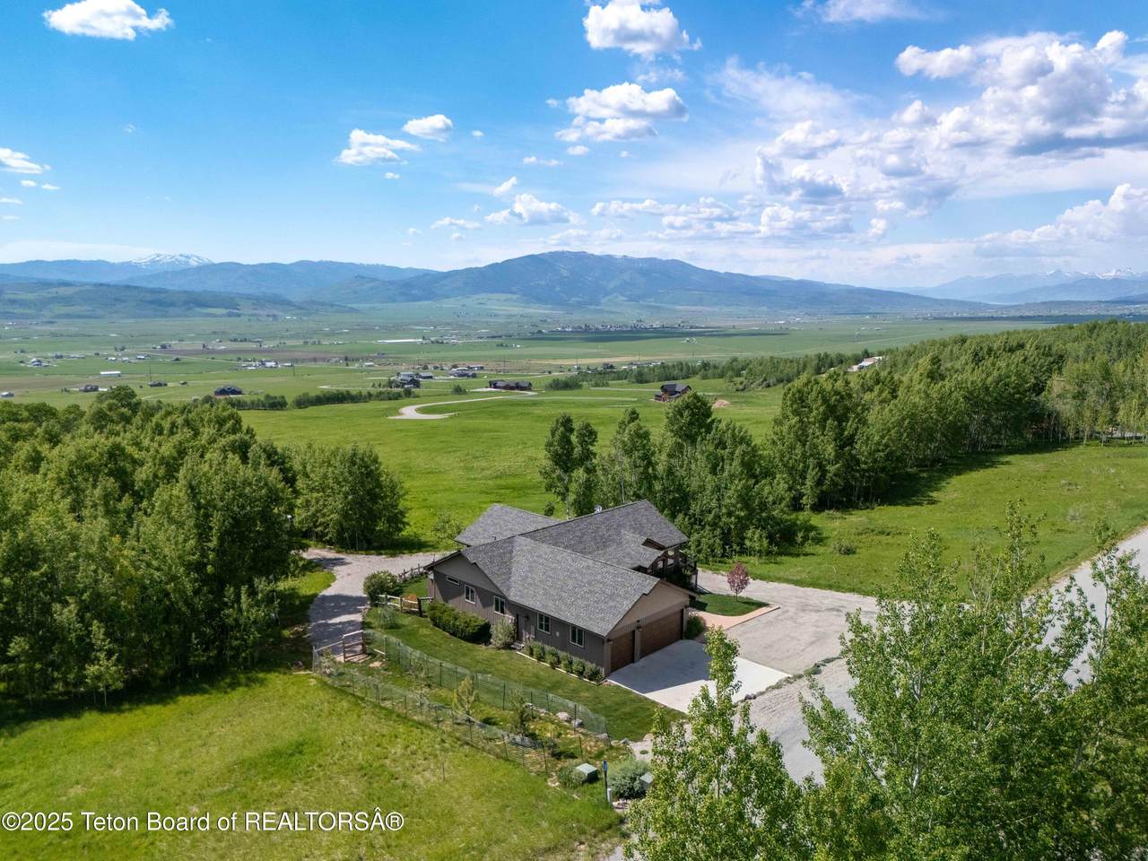 397 Dogwood Drive - Photo 1