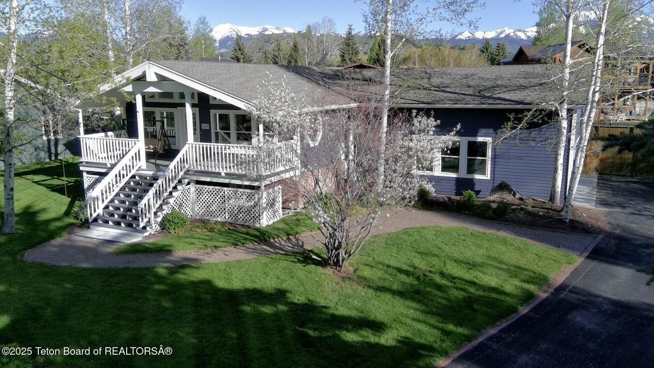 3048 Rangeview Drive - Photo 1